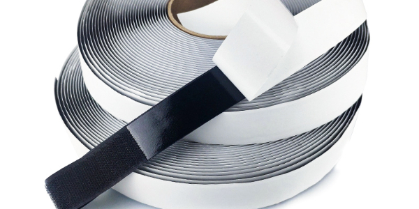 背膠魔術(shù)貼撕下后是否會有殘膠？